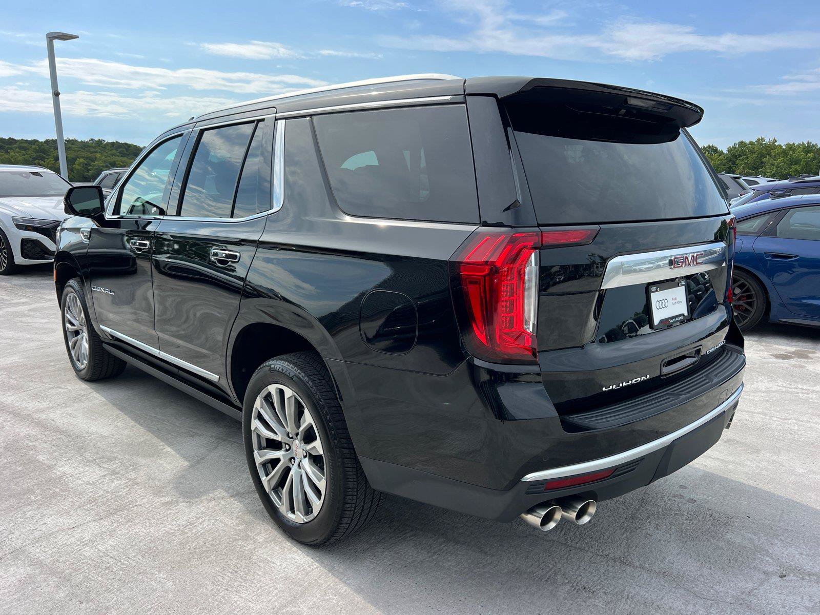 Used 2021 GMC Yukon Denali w/ Denali Premium Package AWD/4WD image 7