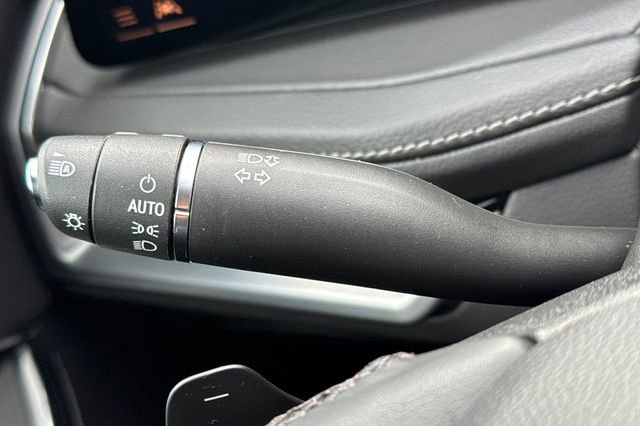 Used 2024 Cadillac XT4 Premium Luxury image 38