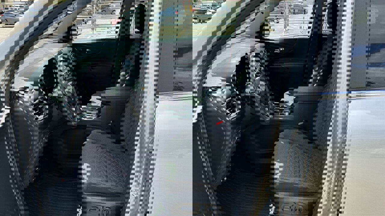 Used 2022 Chevrolet Equinox LT image 19