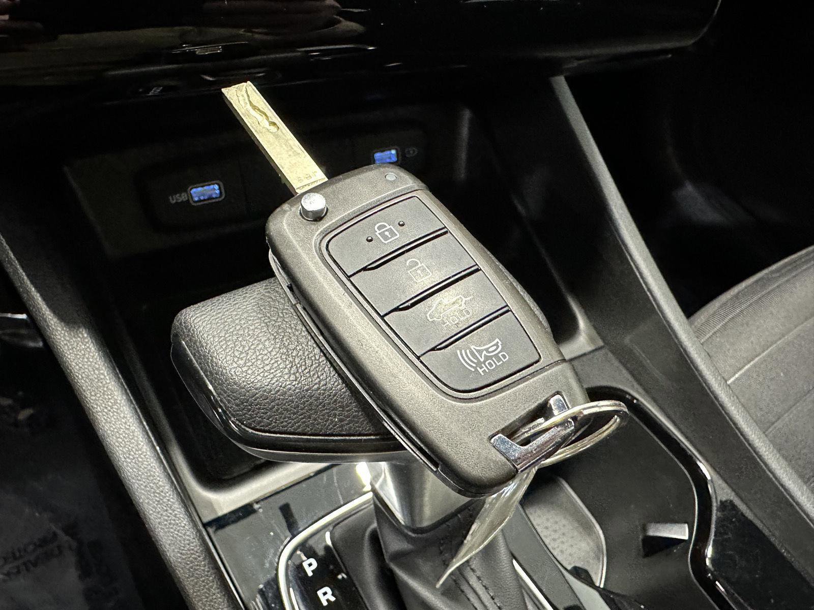 Certified 2023 Hyundai Santa Cruz SE image 29