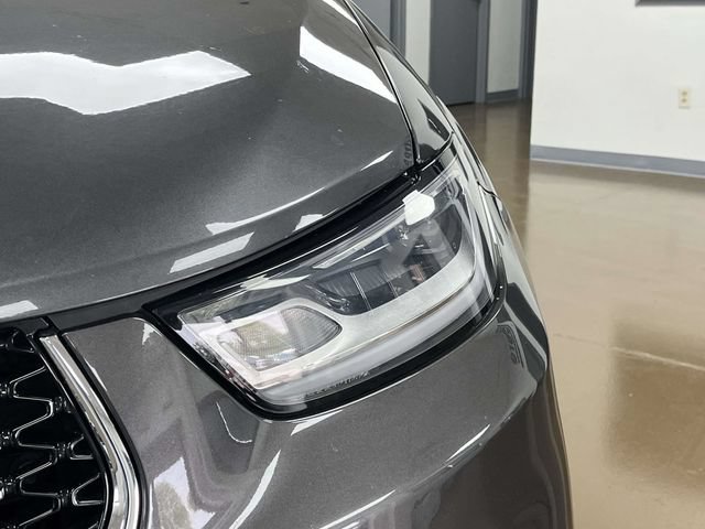 Used 2023 Chrysler Pacifica Touring-L FWD image 9