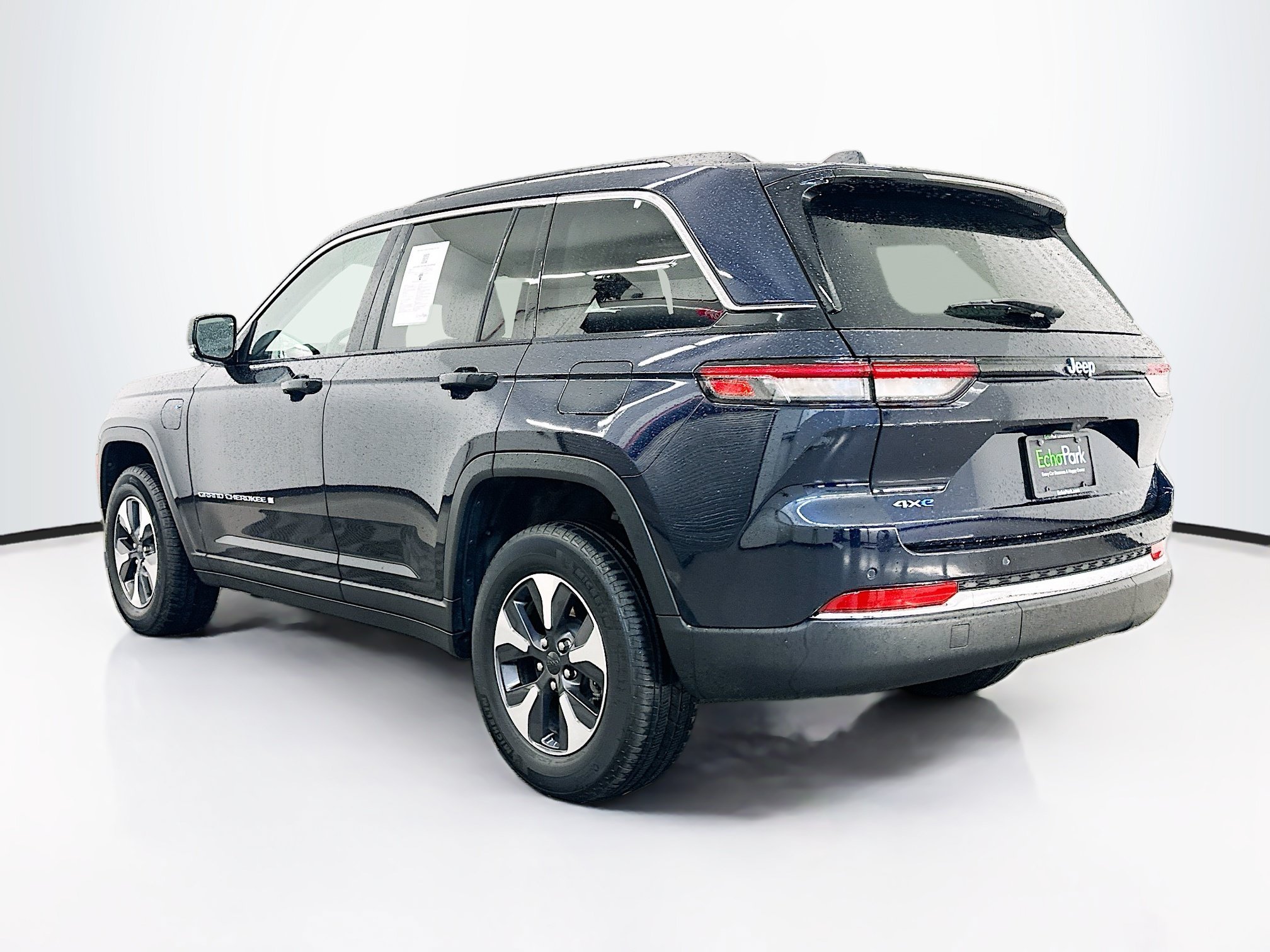 Used 2023 Jeep Grand Cherokee 4WD 4xe image 5