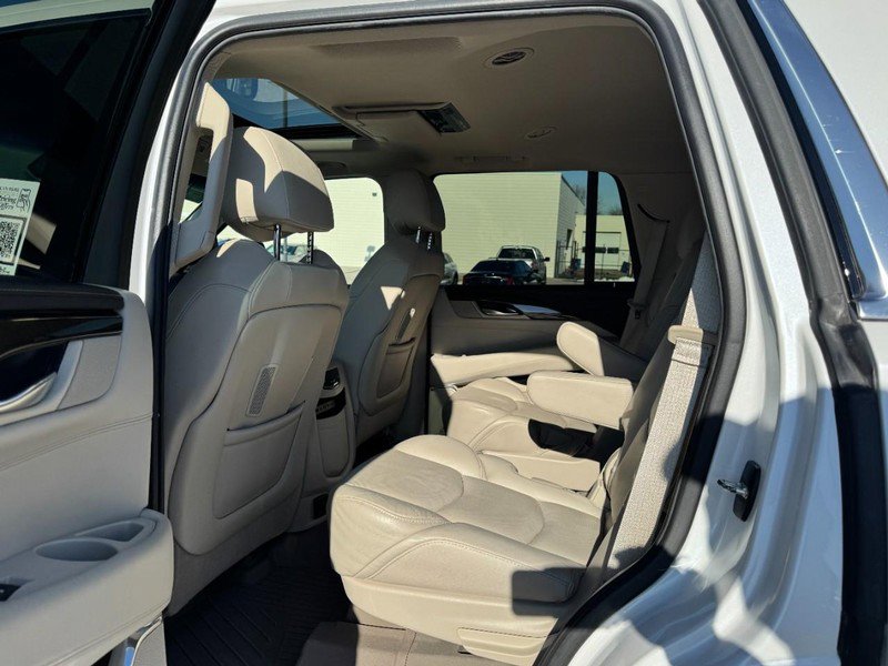 Used 2018 Cadillac Escalade Premium Luxury image 12