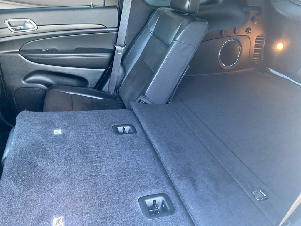 Certified 2022 Jeep Grand Cherokee Laredo X AWD/4WD image 35