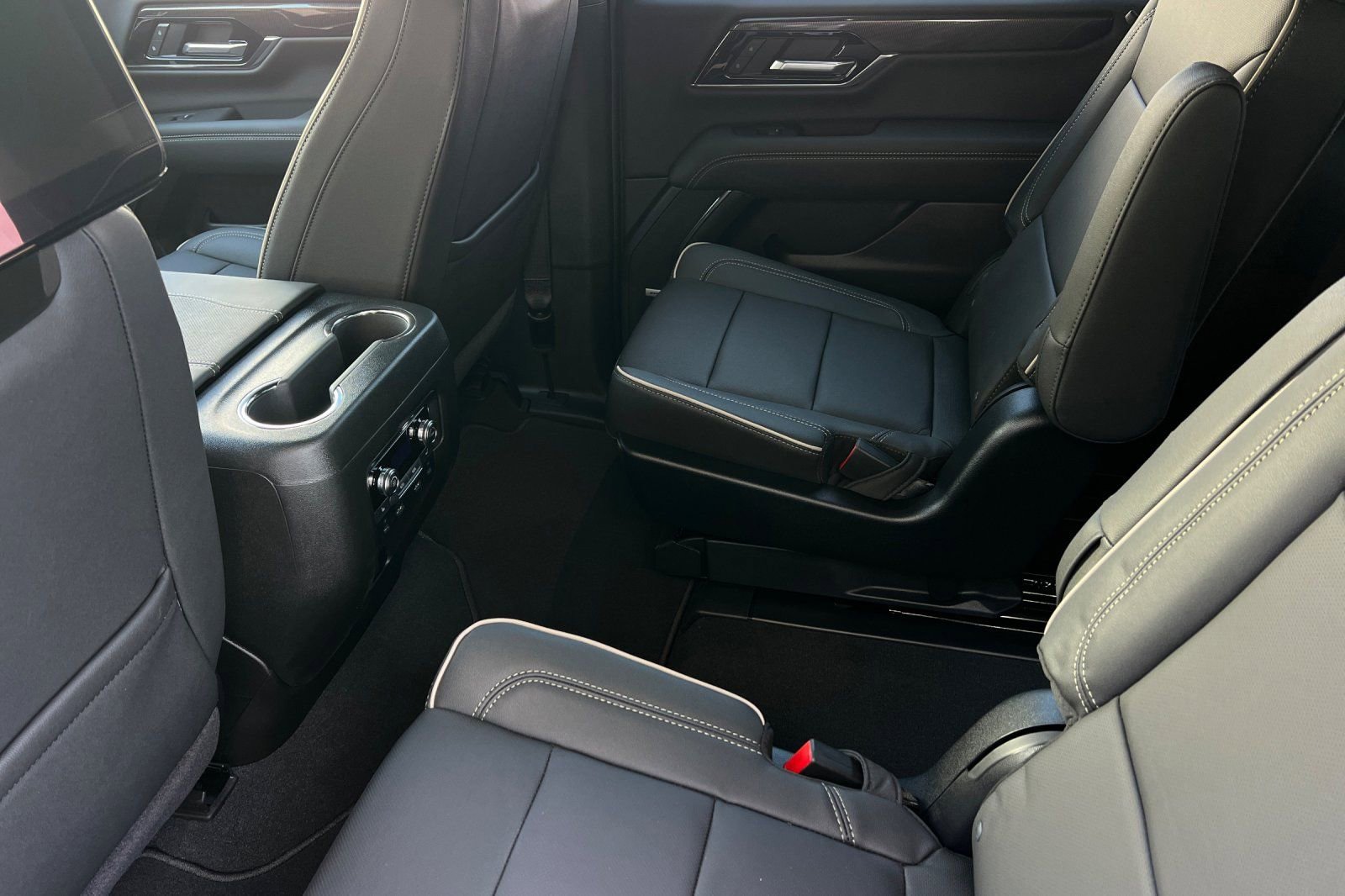 New 2026 GMC Yukon XL Elevation w/ Elevation Premium Package RWD image 10
