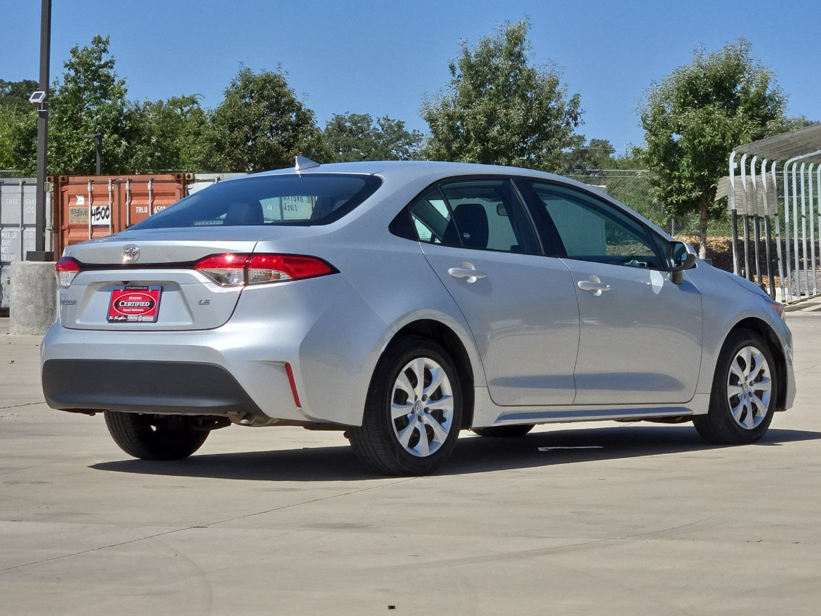 Used 2024 Toyota Corolla LE FWD image 5