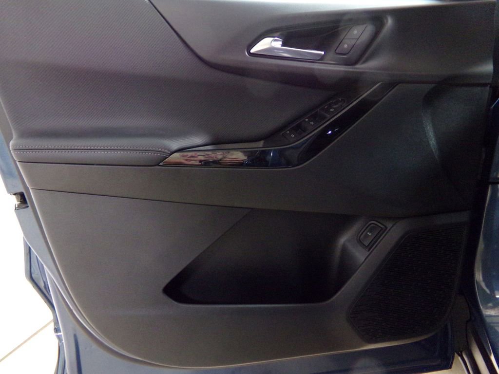 New 2026 Chevrolet Equinox LT w/ Convenience Package II image 14