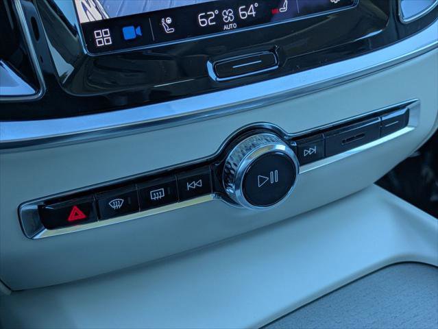 Used 2024 Volvo V60 B5 Cross Country Plus w/ Protection Package Premier image 19