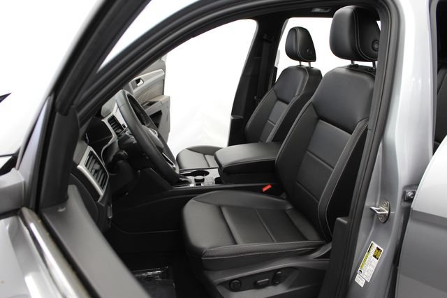 Used 2023 Volkswagen Atlas Cross Sport SE w/ Panoramic Sunroof Package AWD/4WD image 15