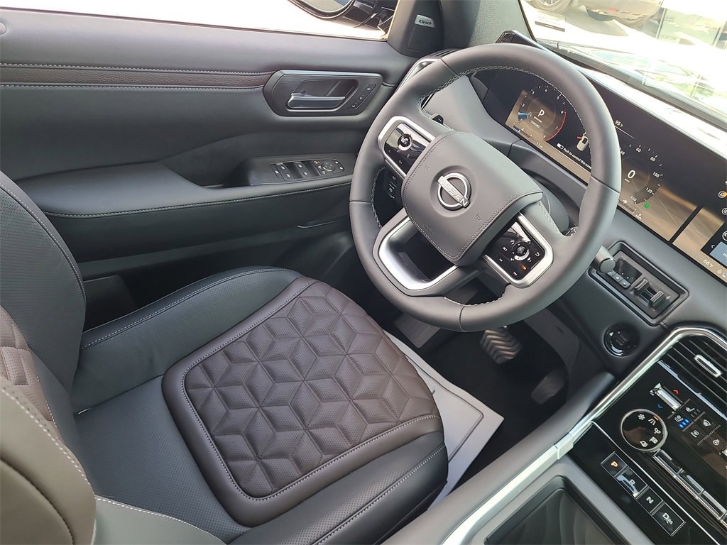 New 2025 Nissan Armada Platinum Reserve image 9