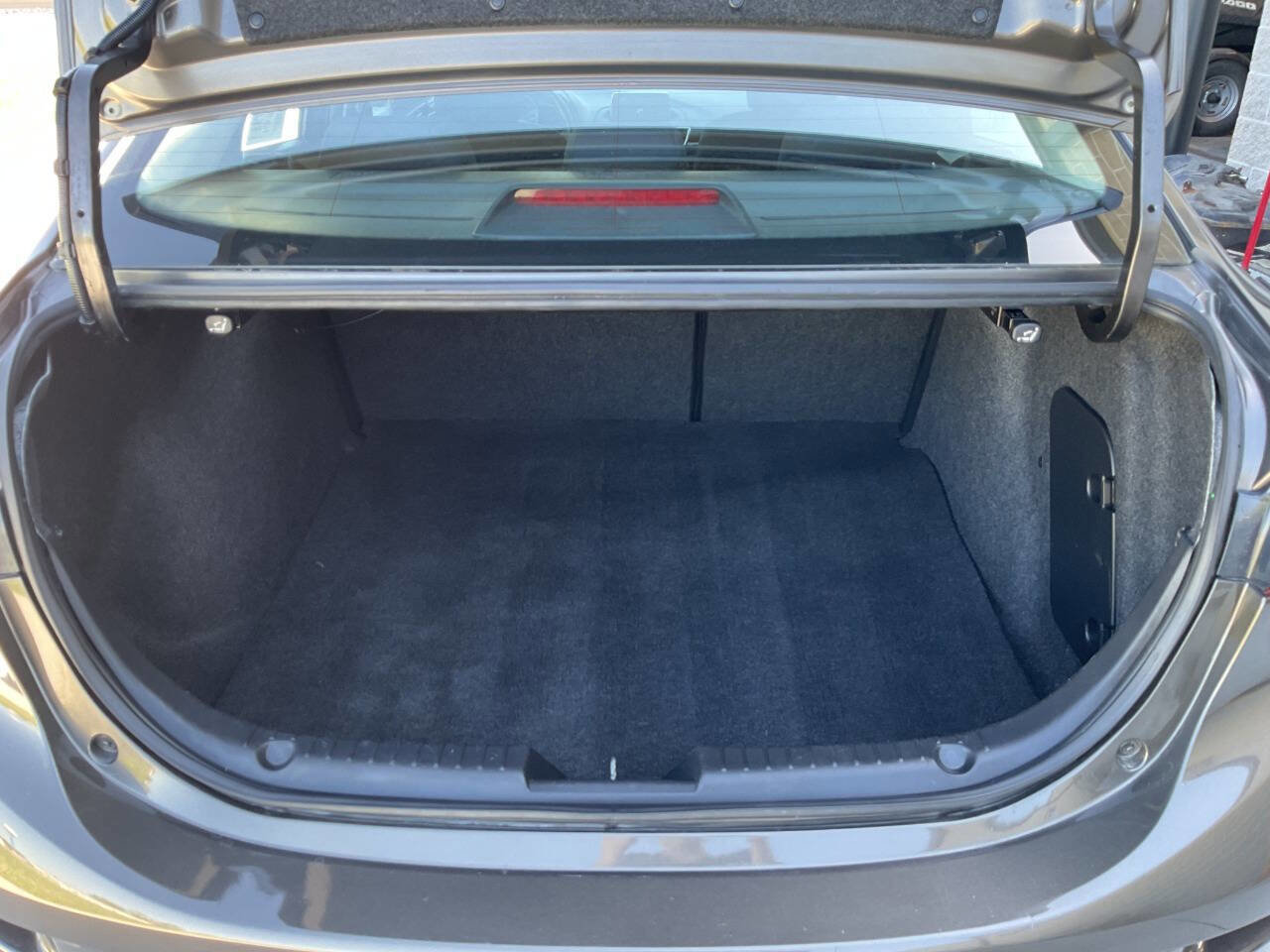 Used 2014 MAZDA MAZDA3 i Touring w/ Moonroof Package 1 FWD image 28