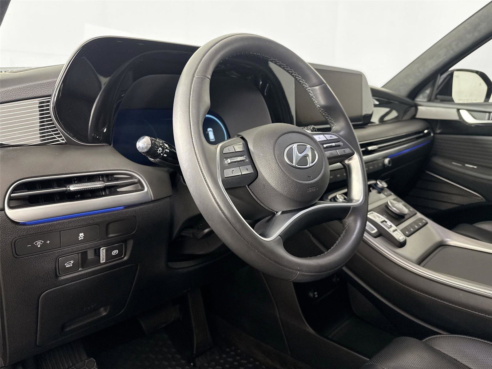 Used 2024 Hyundai Palisade Calligraphy FWD image 4