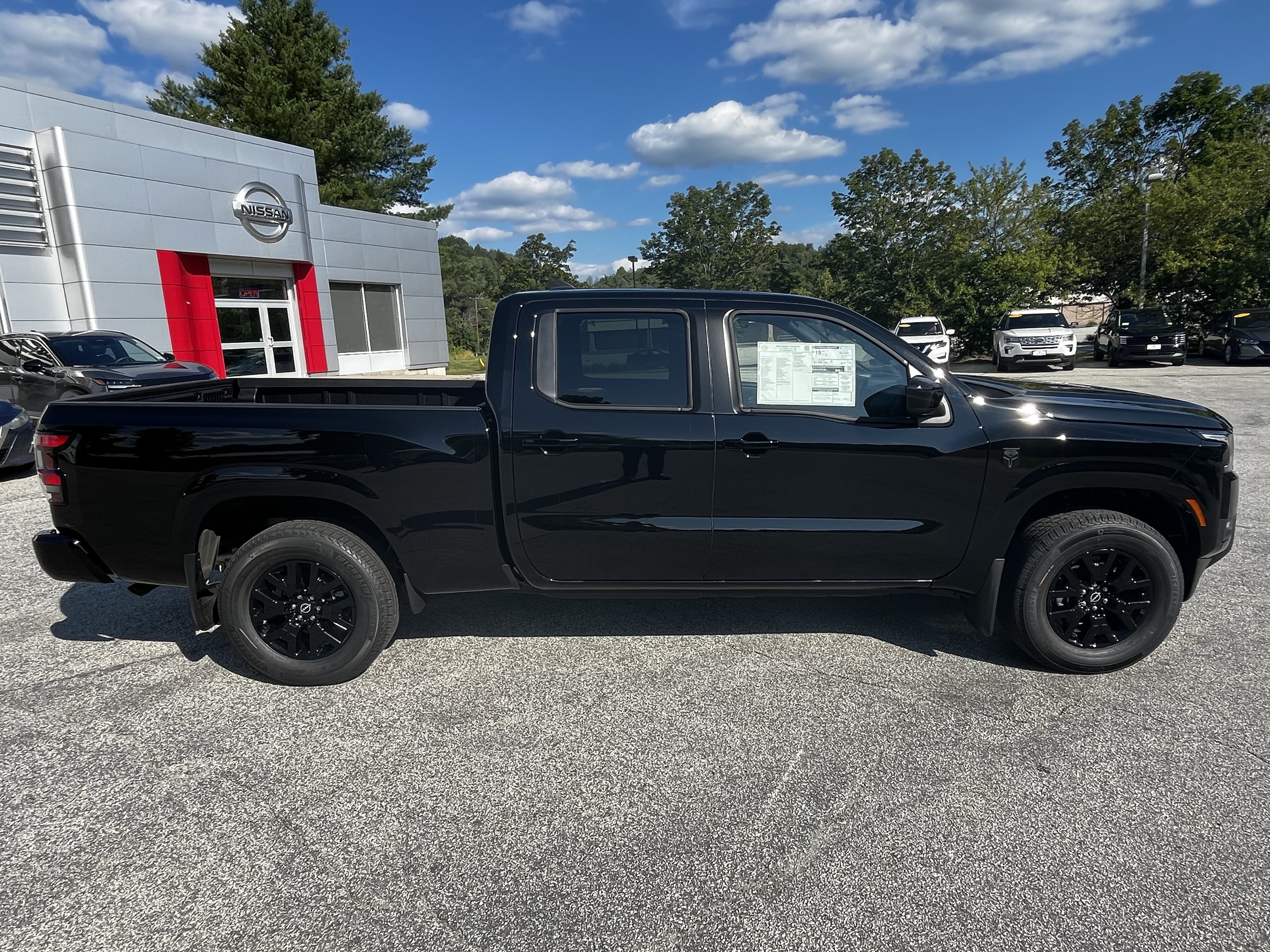 New 2026 Nissan Frontier SV w/ Tow Package AWD/4WD image 8