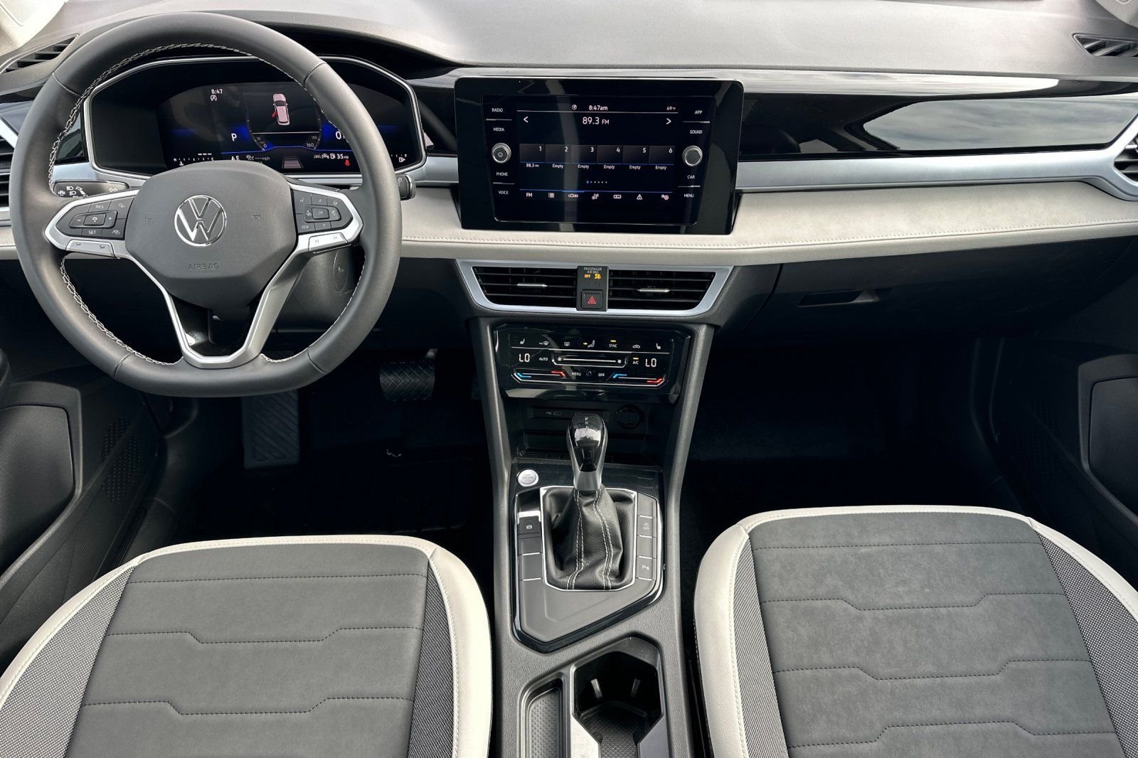 New 2026 Volkswagen Taos SE FWD image 13