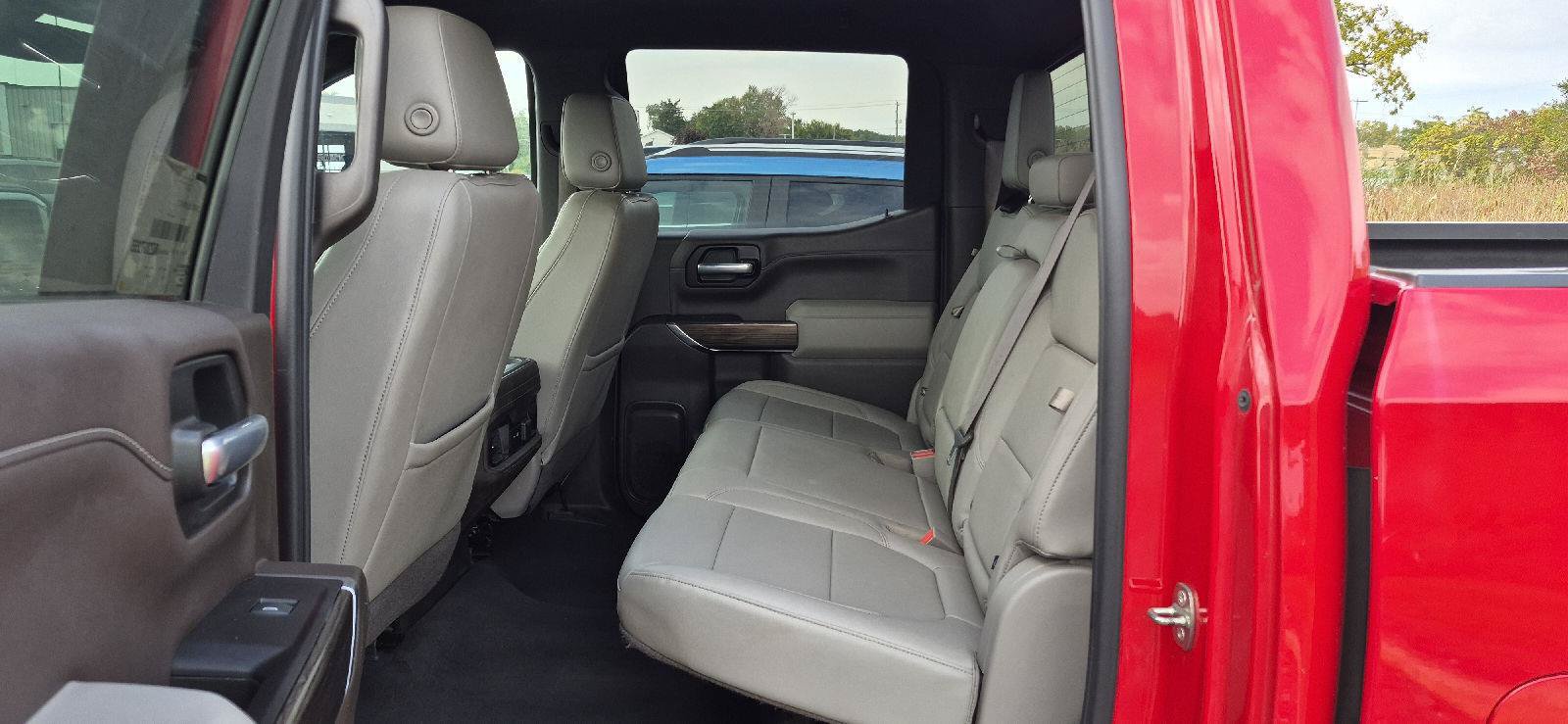 Used 2021 Chevrolet Silverado 1500 LT Trail Boss w/ Convenience Package II AWD/4WD image 9