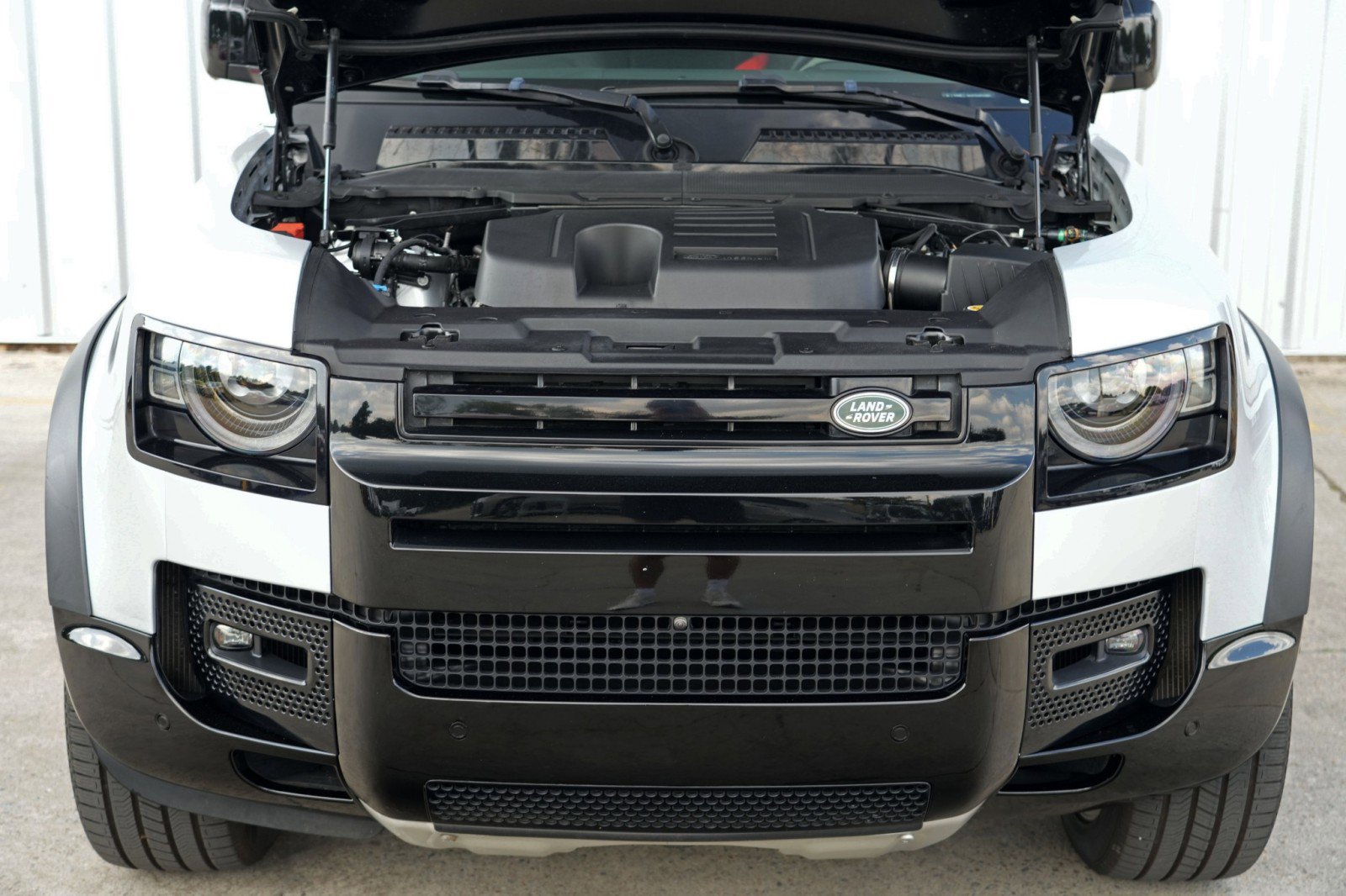 Used 2023 Land Rover Defender 110 X image 8