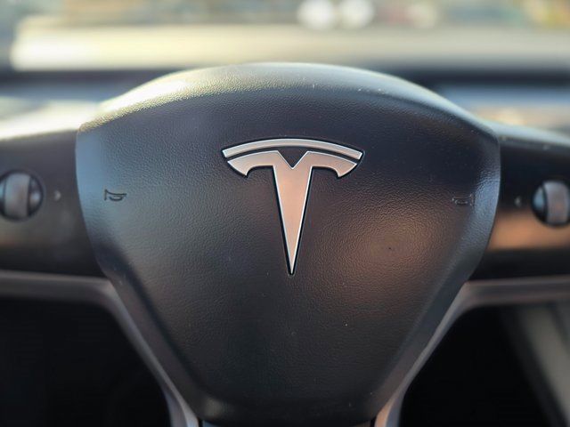 Used 2023 Tesla Model Y 2WD image 25