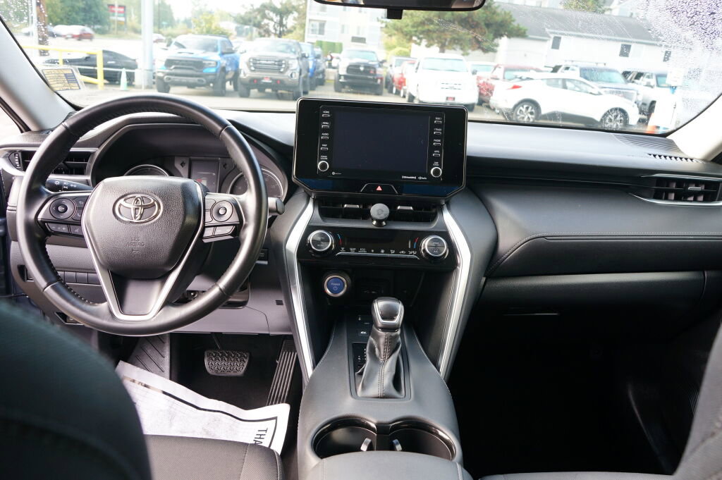 Used 2021 Toyota Venza LE image 16