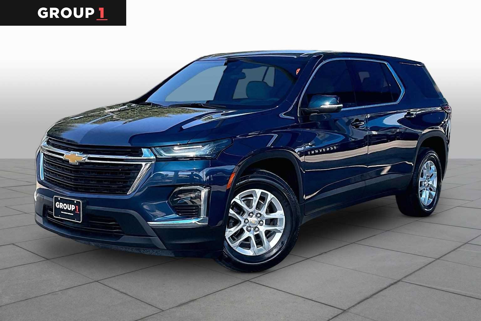 Used 2023 Chevrolet Traverse LS w/ Safety Package FWD image 1