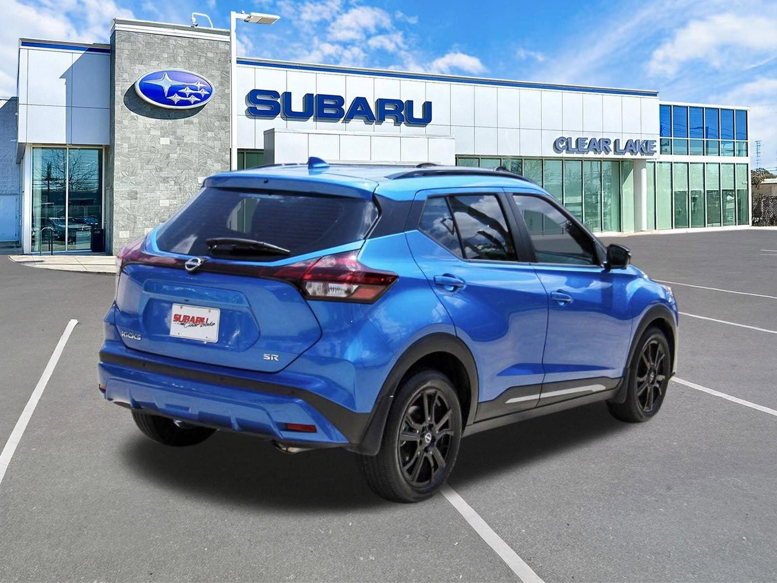Used 2023 Nissan Kicks SR w/ SR Premium Package FWD image 6