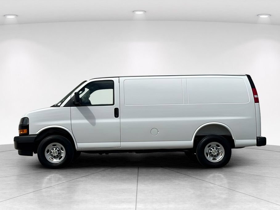 New 2026 Chevrolet Express 3500 w/ Driver Convenience Package RWD image 4