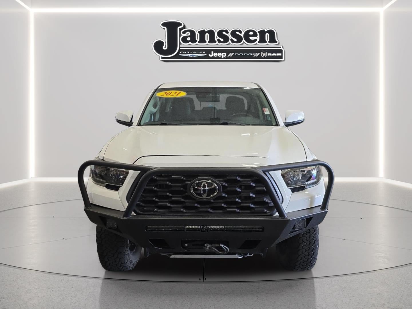 Used 2021 Toyota Tacoma SR5 w/ Trail Edition AWD/4WD image 7