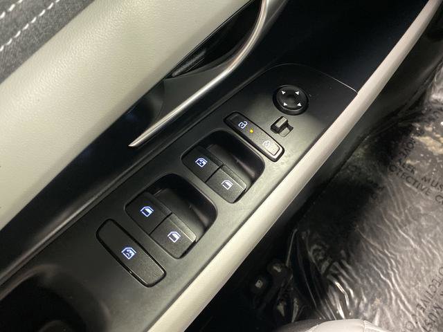 Certified 2025 Hyundai Elantra Limited image 28