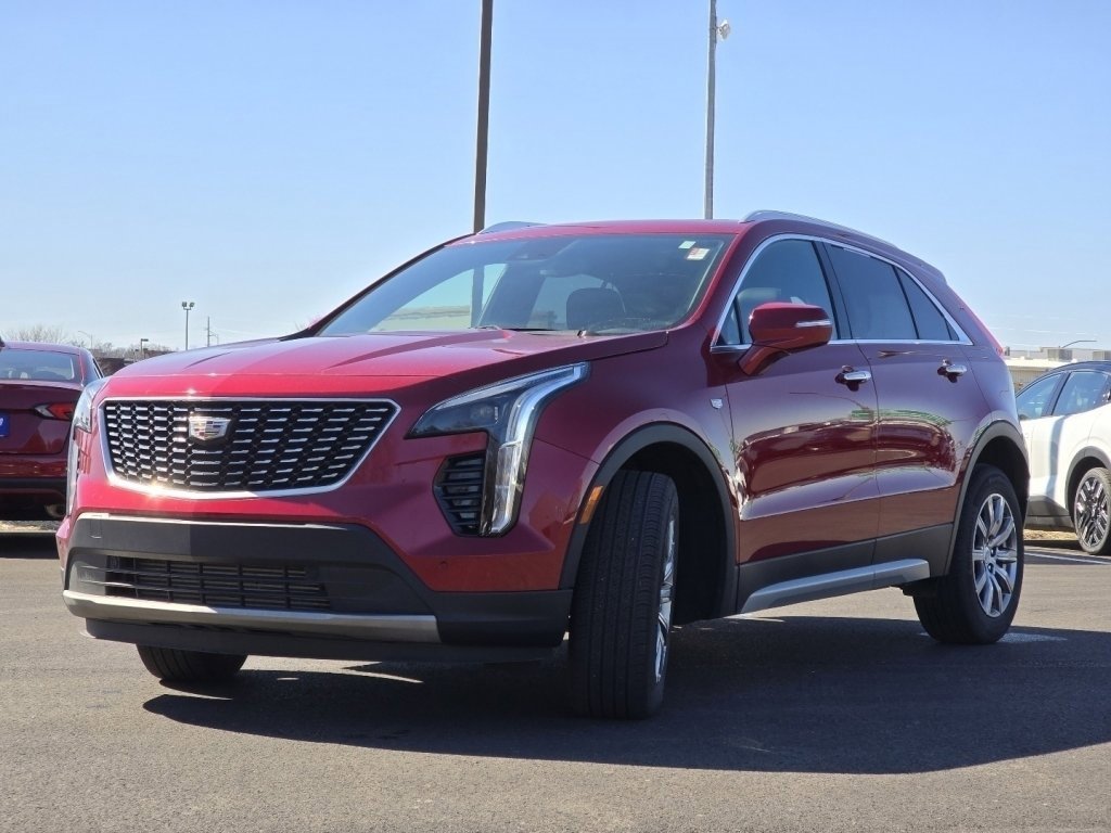 Used 2023 Cadillac XT4 Premium Luxury image 9