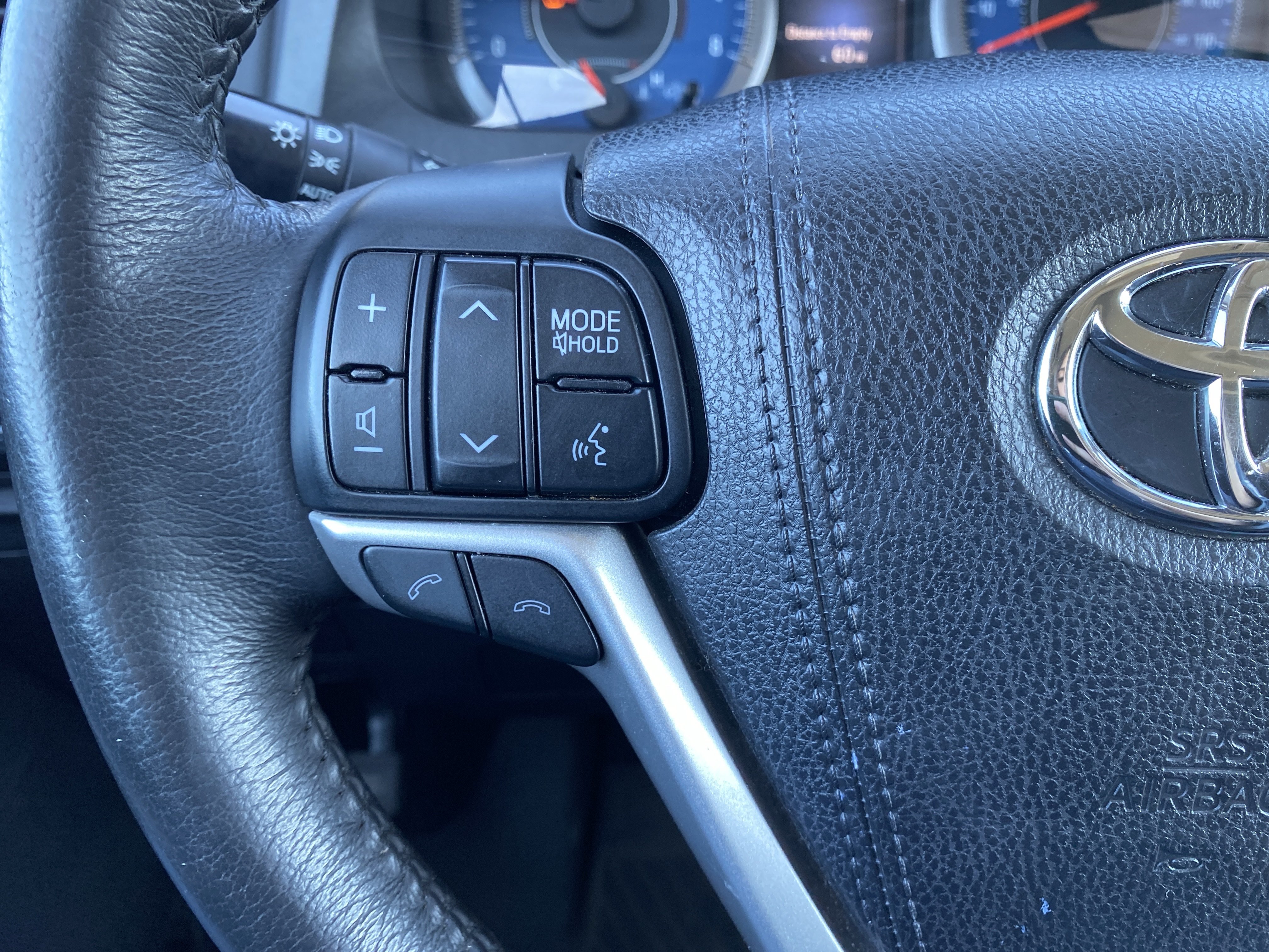 Used 2018 Toyota Sienna SE FWD image 16
