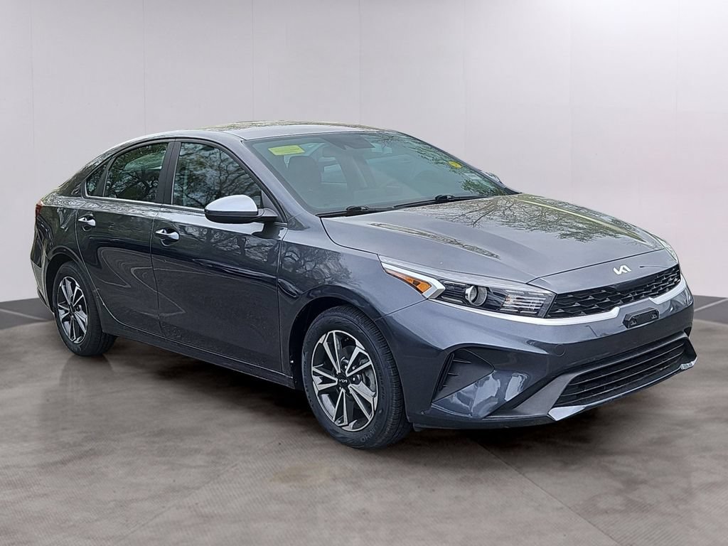 Certified 2023 Kia Forte LXS FWD image 3