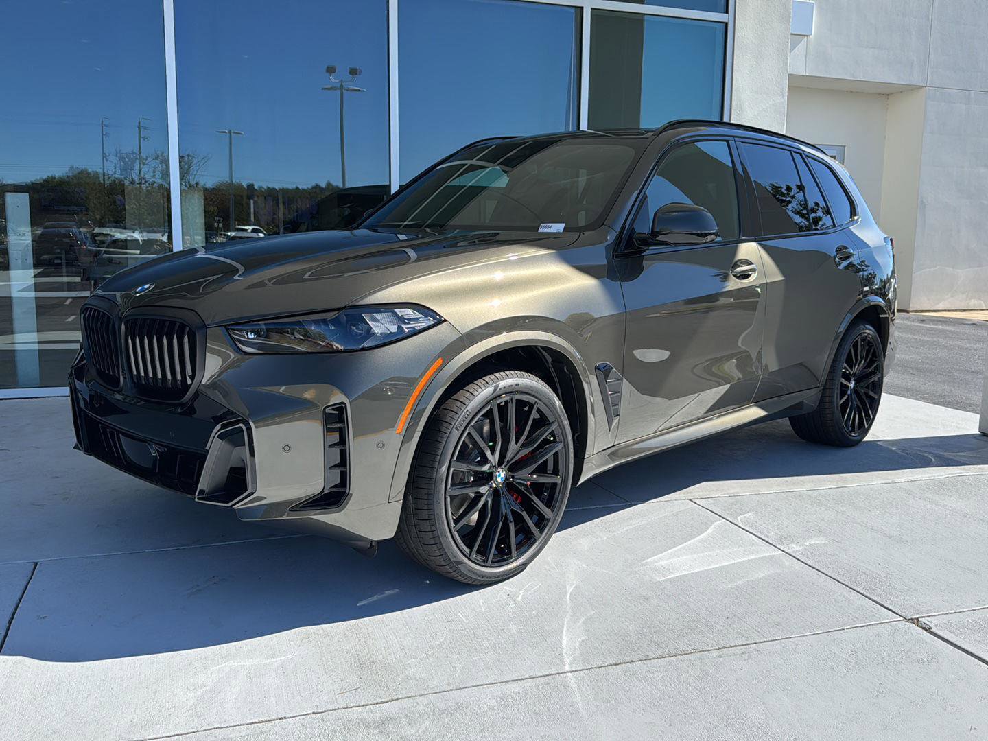 New 2026 BMW X5 xDrive40i w/ Executive Package image 2
