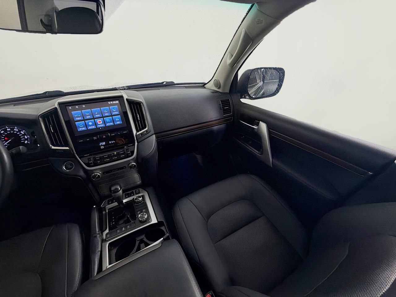 Used 2016 Toyota Land Cruiser AWD/4WD image 12
