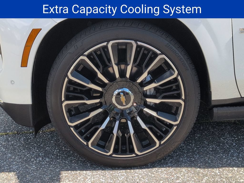Certified 2025 Chevrolet Suburban High Country AWD/4WD image 34