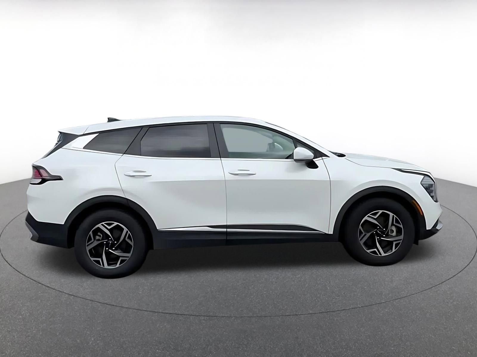 Used 2024 Kia Sportage LX image 15