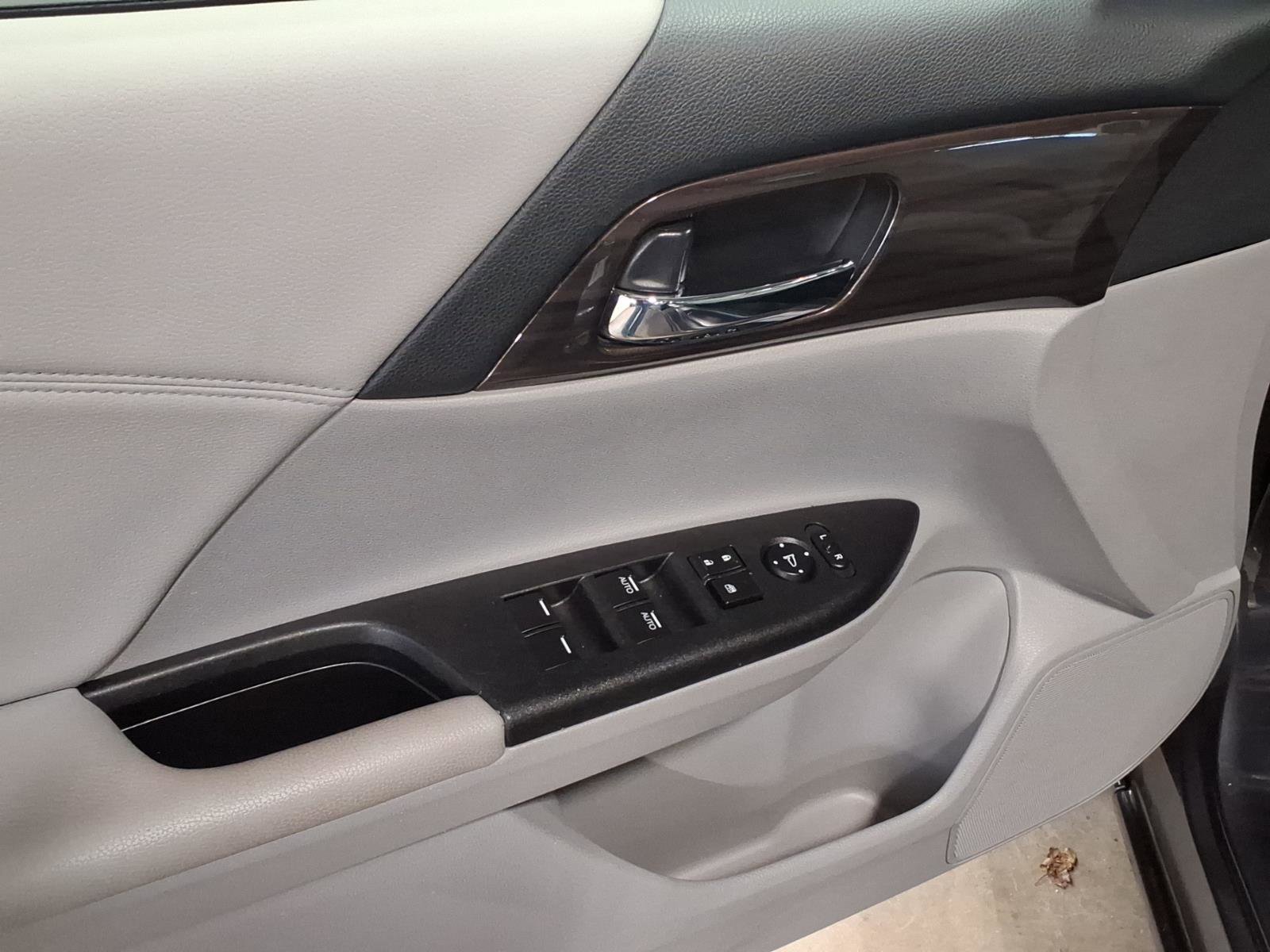 Used 2016 Honda Accord EX image 7