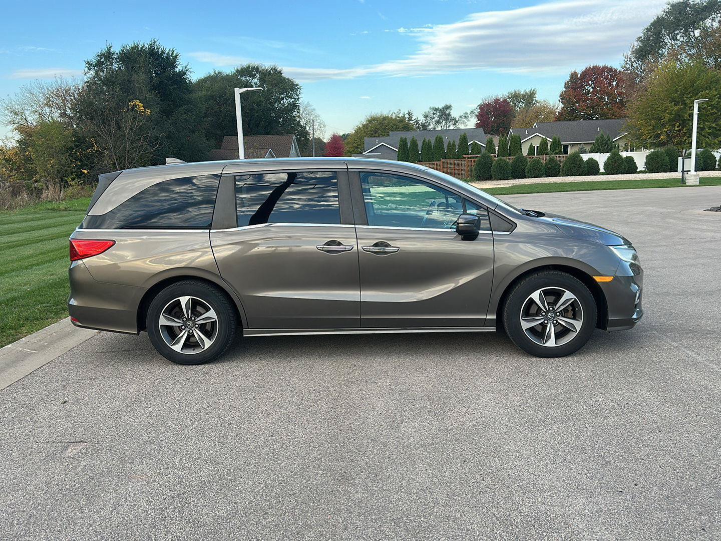 Used 2018 Honda Odyssey Touring image 2