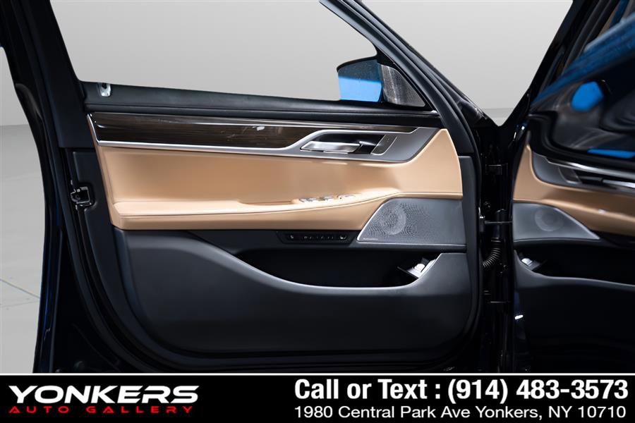 Used 2019 BMW 750i xDrive w/ Executive Package image 36