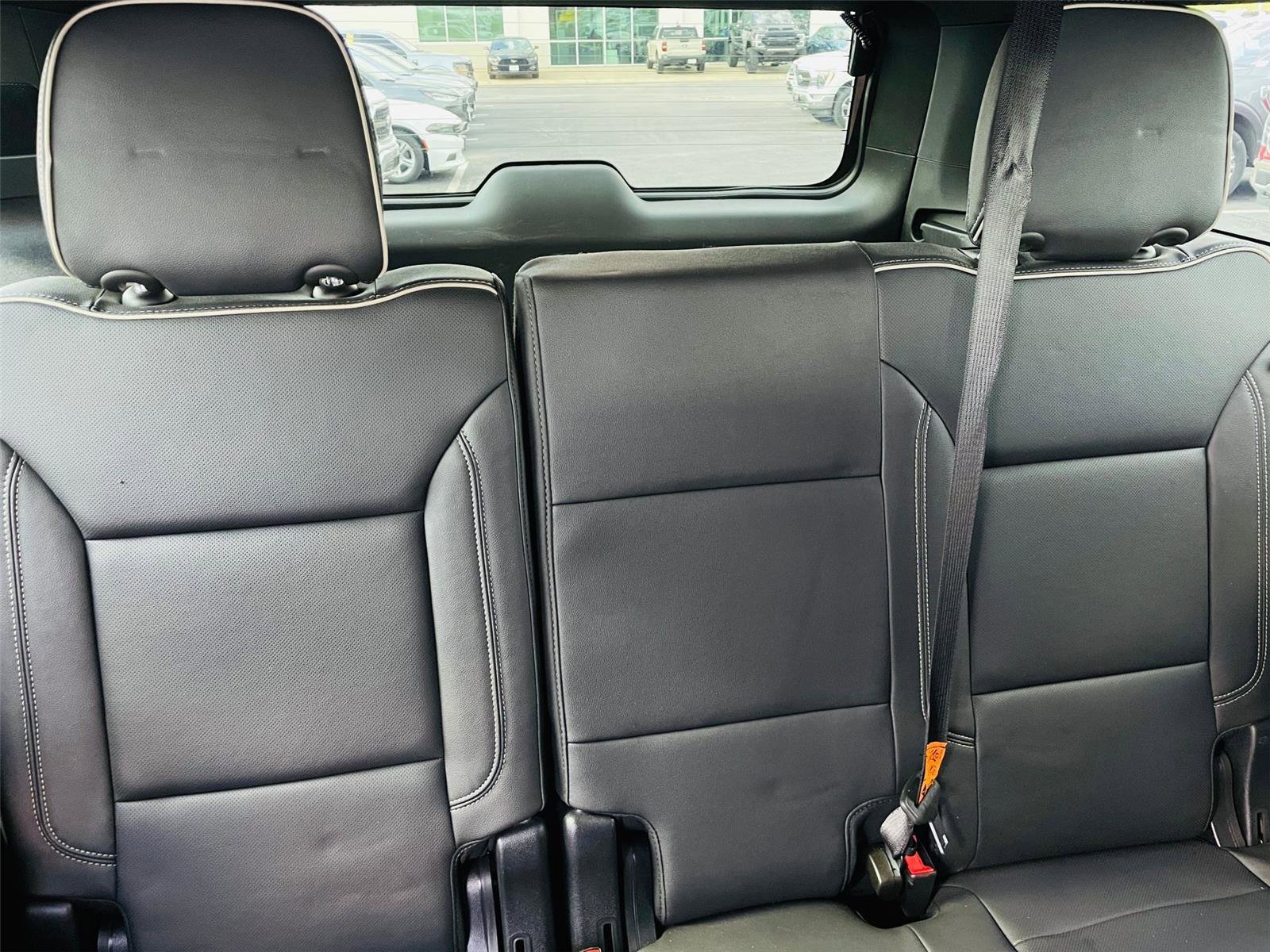 Used 2024 GMC Yukon XL SLT w/ SLT Luxury Package image 28