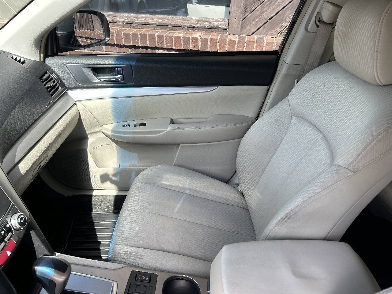 Used 2012 Subaru Outback 2.5i Premium w/ Popular Pkg 1B AWD/4WD image 12