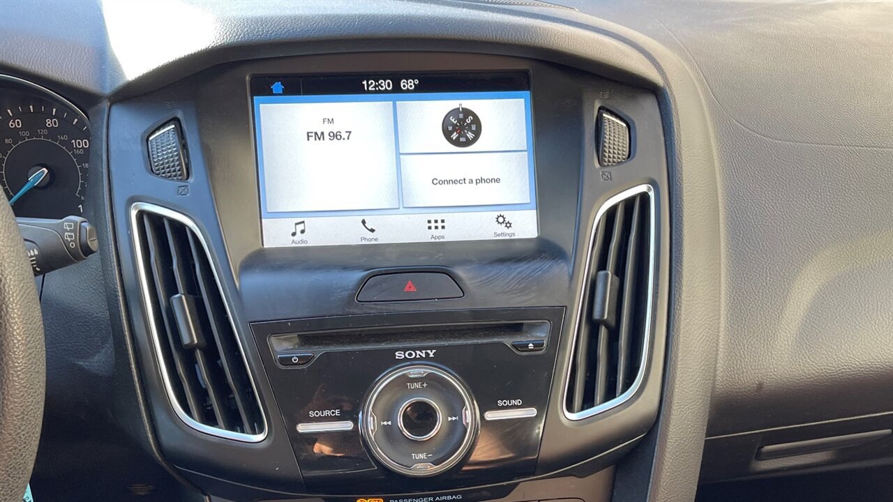 Used 2018 Ford Focus SEL FWD image 12
