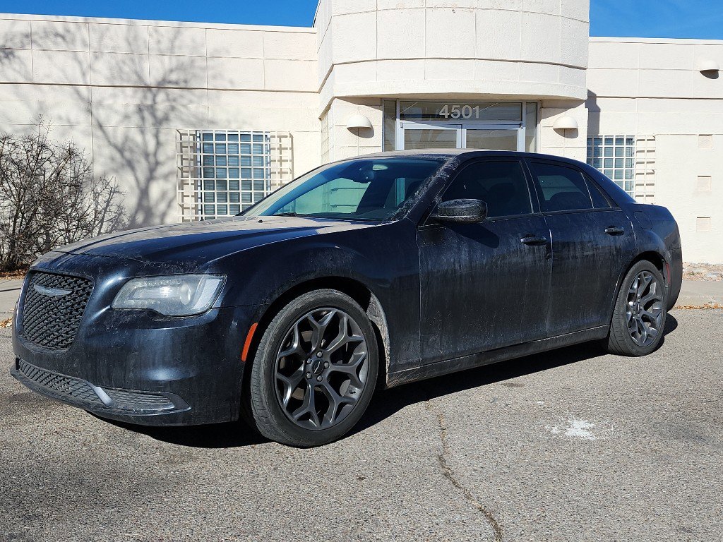 Used 2018 Chrysler 300 Touring w/ Sport Appearance Package image 1