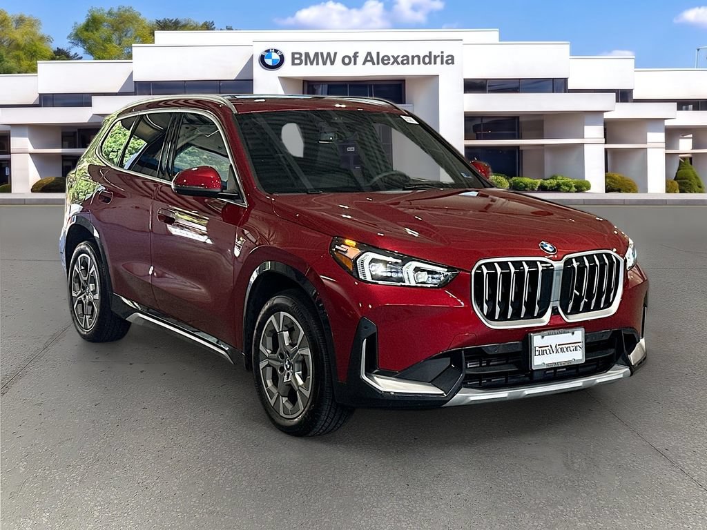 Used 2026 BMW X1 xDrive28i w/ Technology Package AWD/4WD image 3
