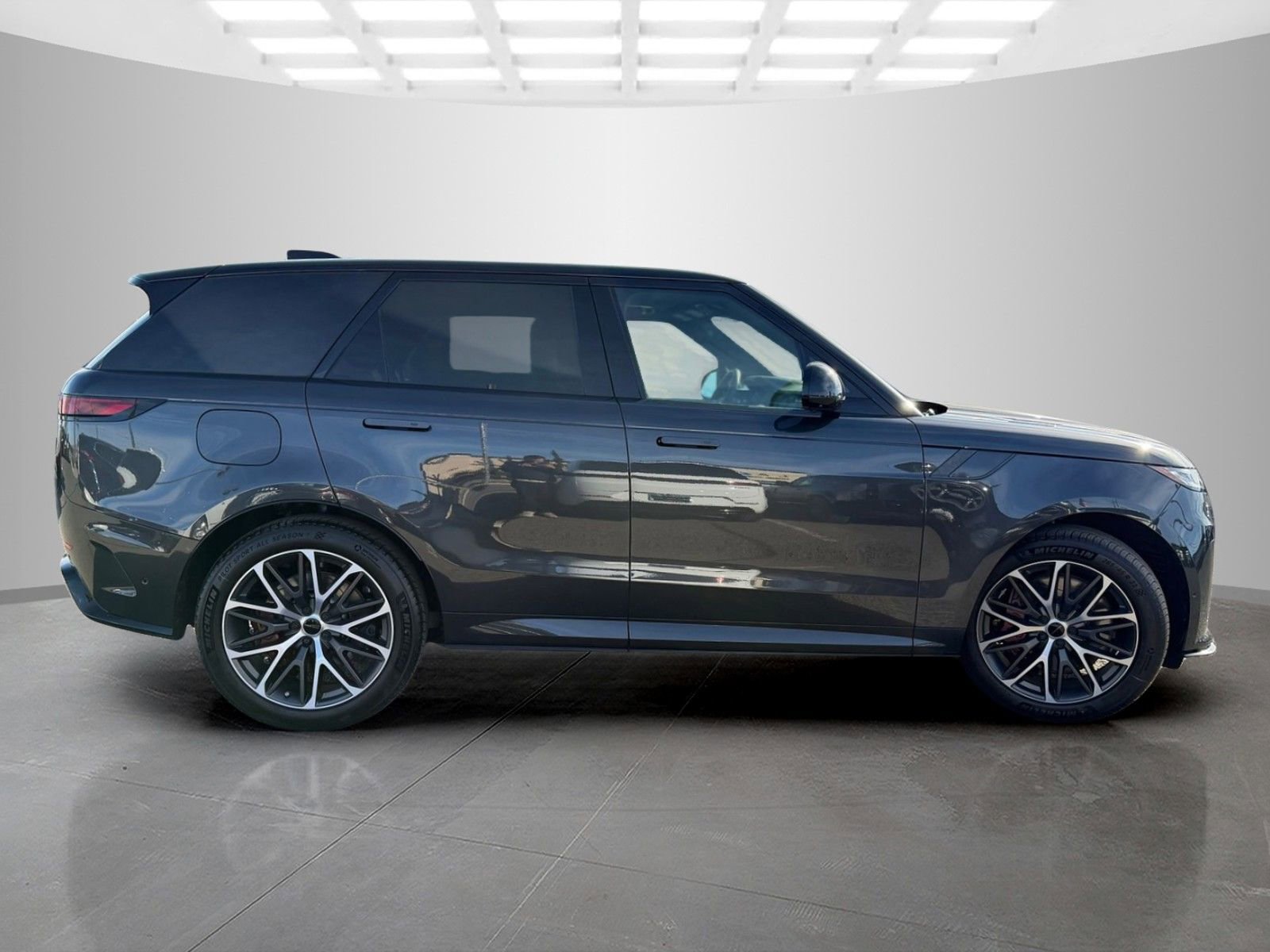 New 2026 Land Rover Range Rover Sport SV image 4