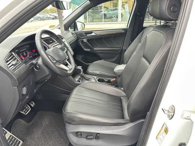 Certified 2023 Volkswagen Tiguan SE R-Line AWD/4WD image 14