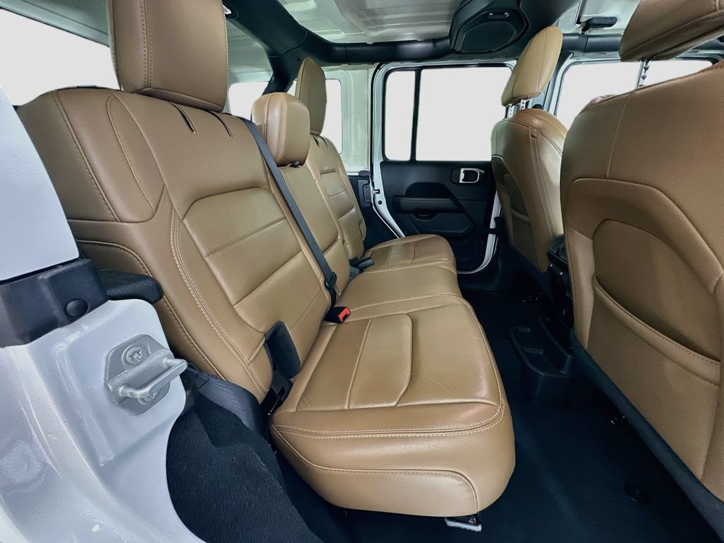 Used 2022 Jeep Wrangler Unlimited Sahara w/ Cold Weather Group AWD/4WD image 28