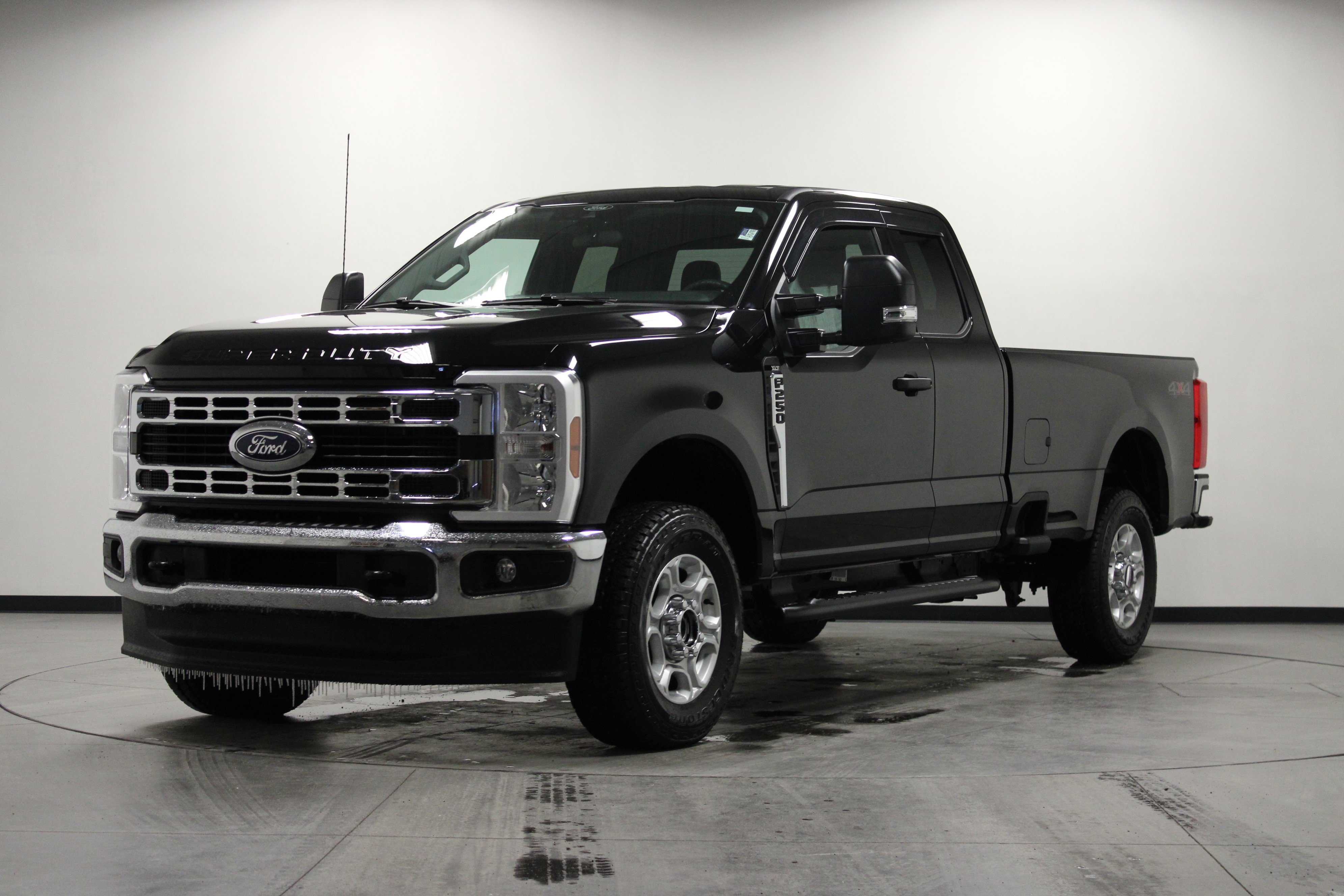 Used 2025 Ford F250 XLT image 8