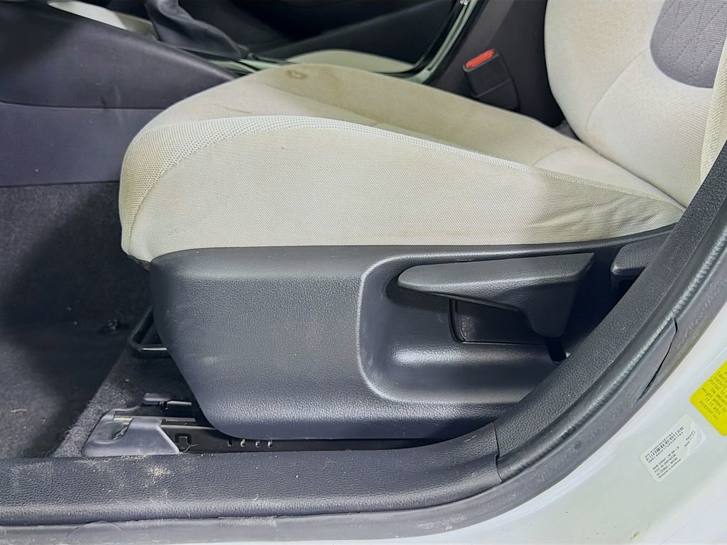 Used 2022 Toyota Corolla LE image 22