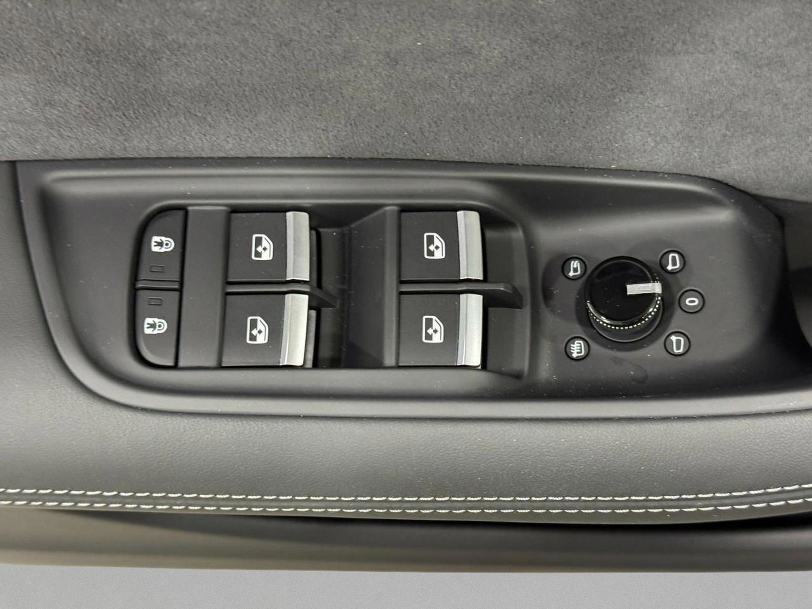 New 2026 Audi SQ8 Prestige image 26