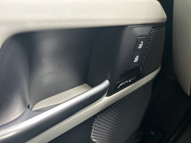 Used 2024 Land Rover Defender 110 S image 18