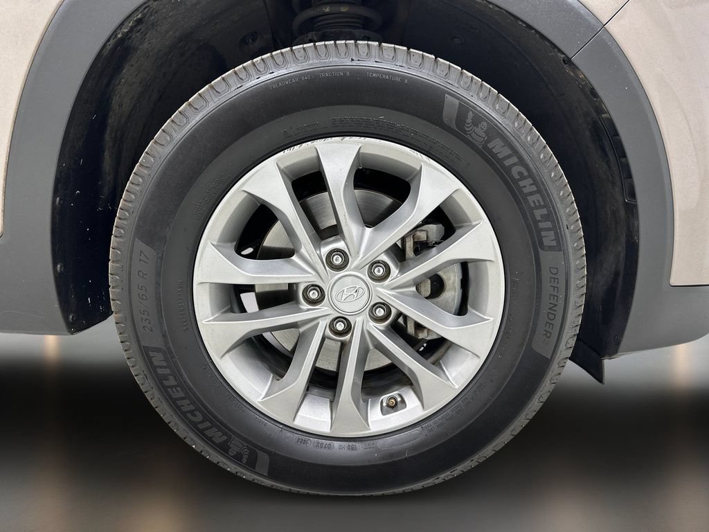 Used 2019 Hyundai Santa Fe SEL FWD image 10